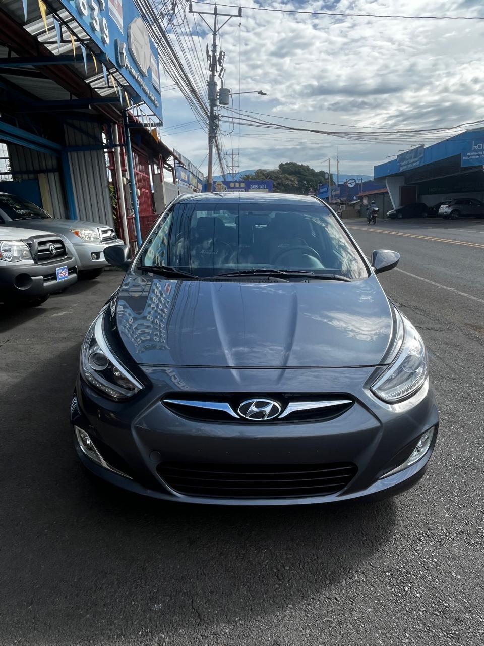 HYUNDAI ACCENT 2014 AUTOMÁTICA