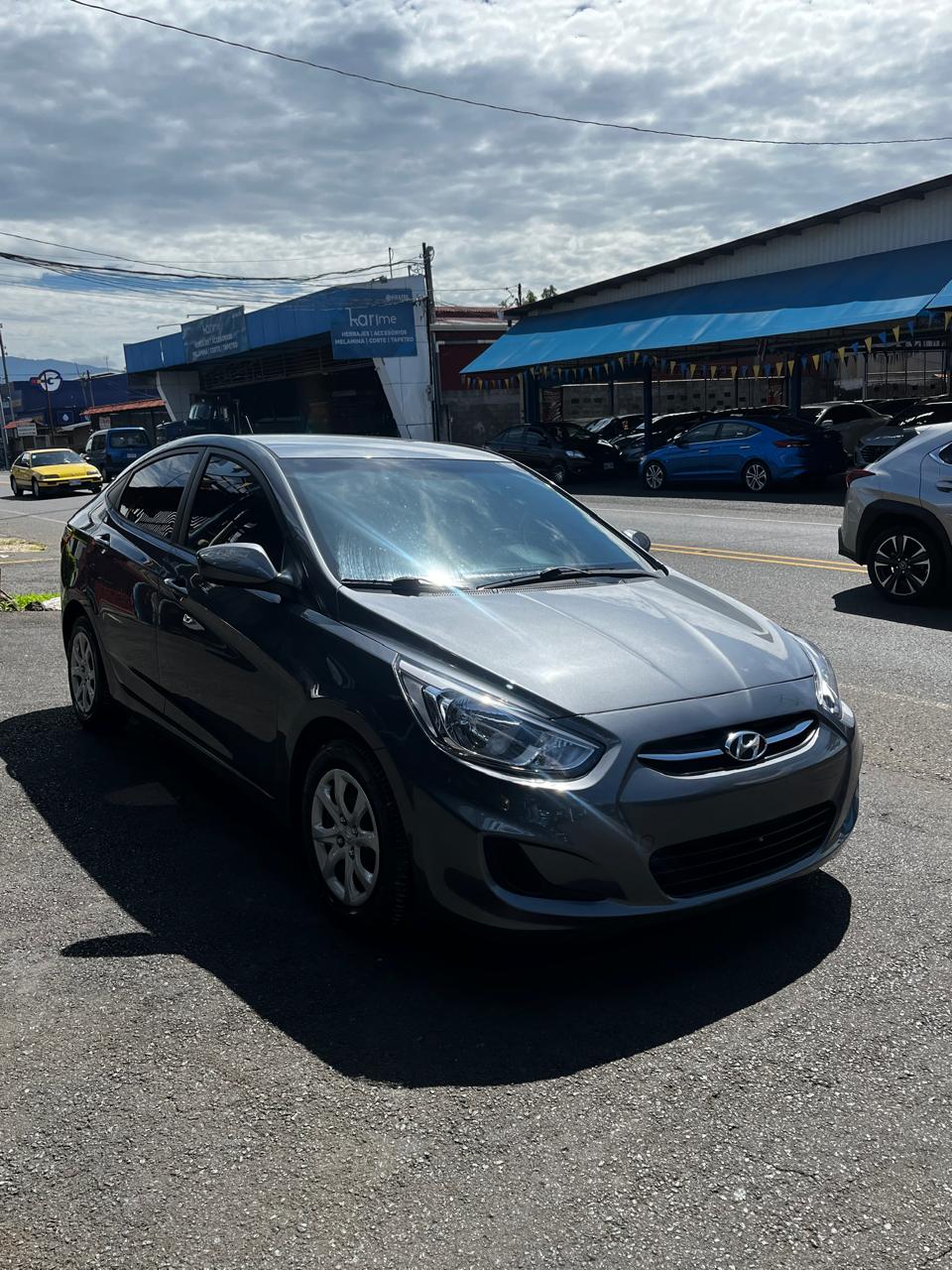 HYUNDAI ACCENT 2016 AUTOMÁTICA