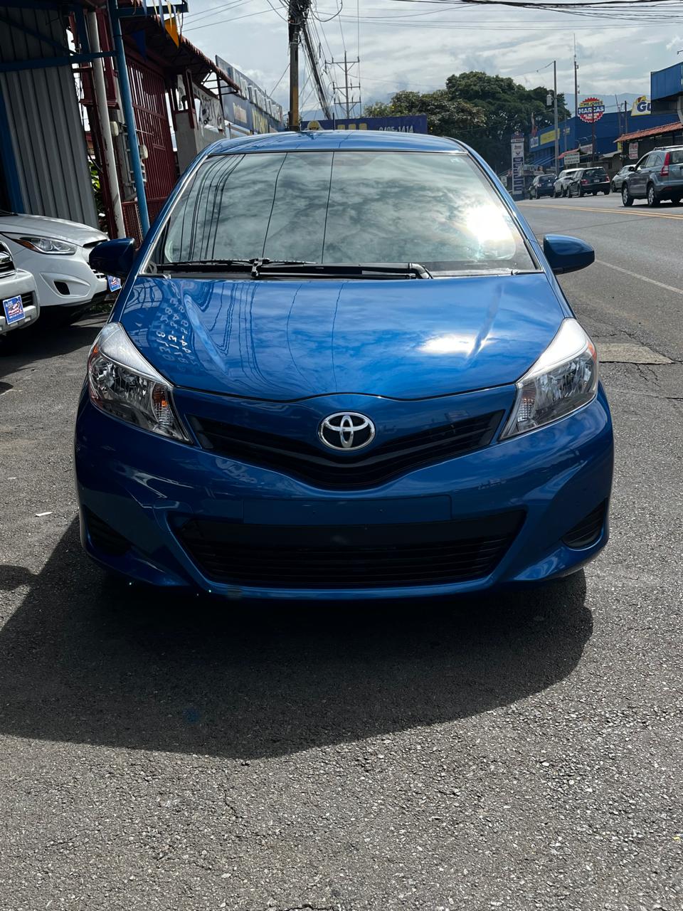 TOYOTA YARIS 2012 AUTOMÁTICA