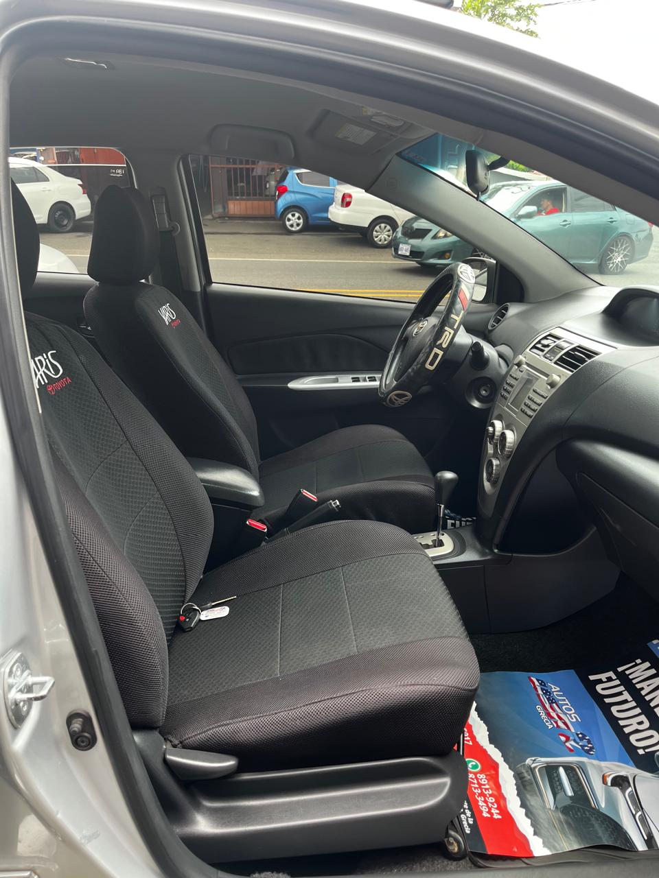 TOYOTA YARIS 2011 AUTOMÁTICA