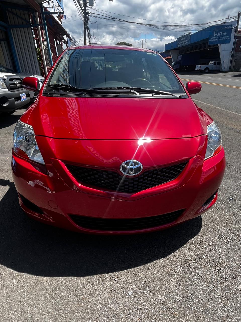 TOYOTA YARIS 2010 AUTOMÁTICA