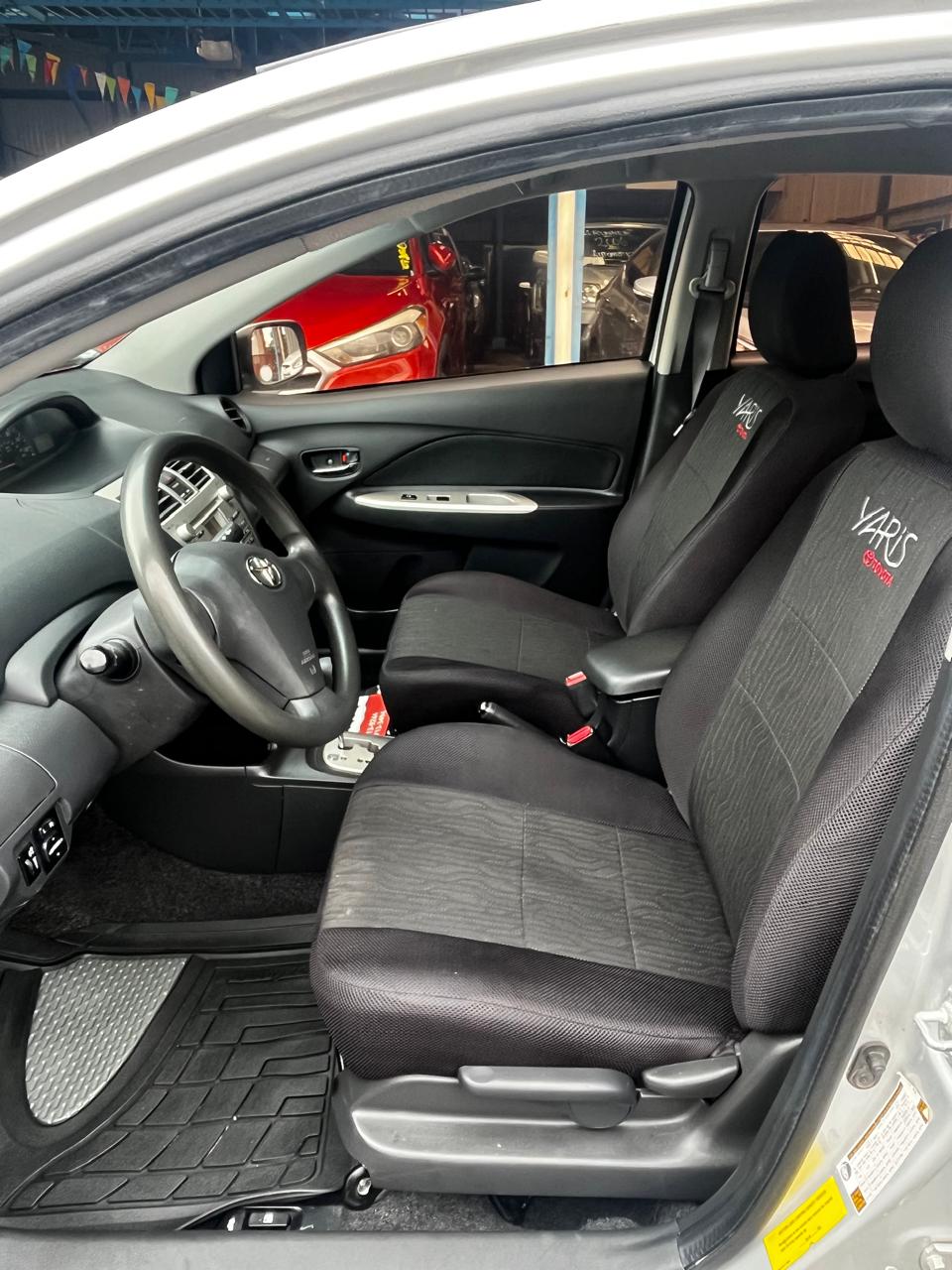 TOYOTA YARIS 2009 AUTOMÁTICA