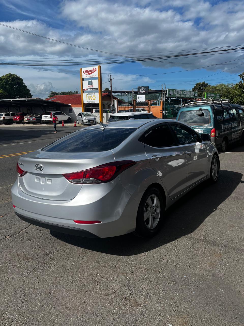 HYUNDAI ELANTRA 2015 AUTOMÁTICA
