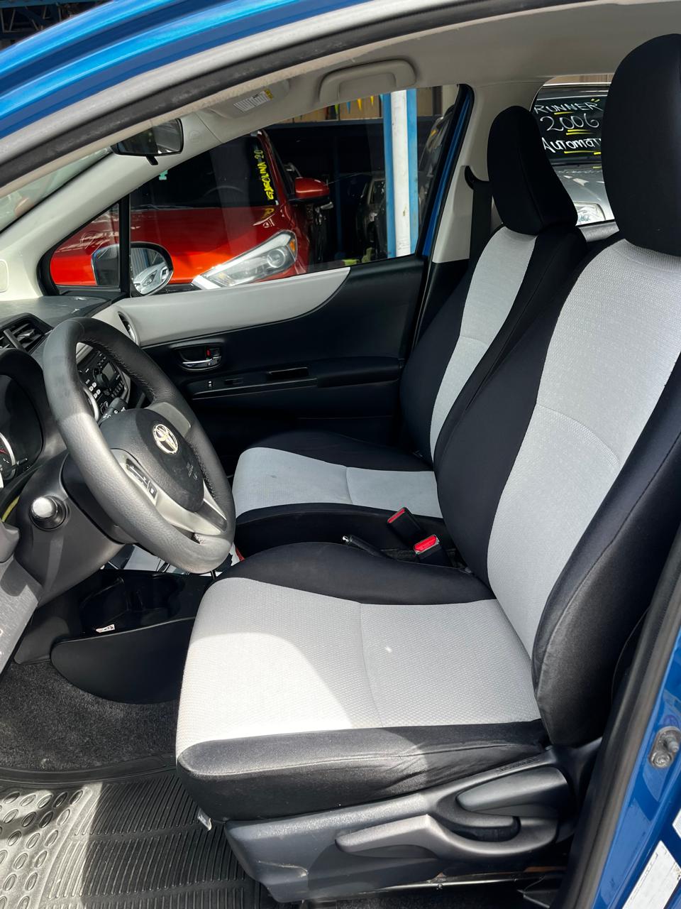TOYOTA YARIS 2012 AUTOMÁTICA