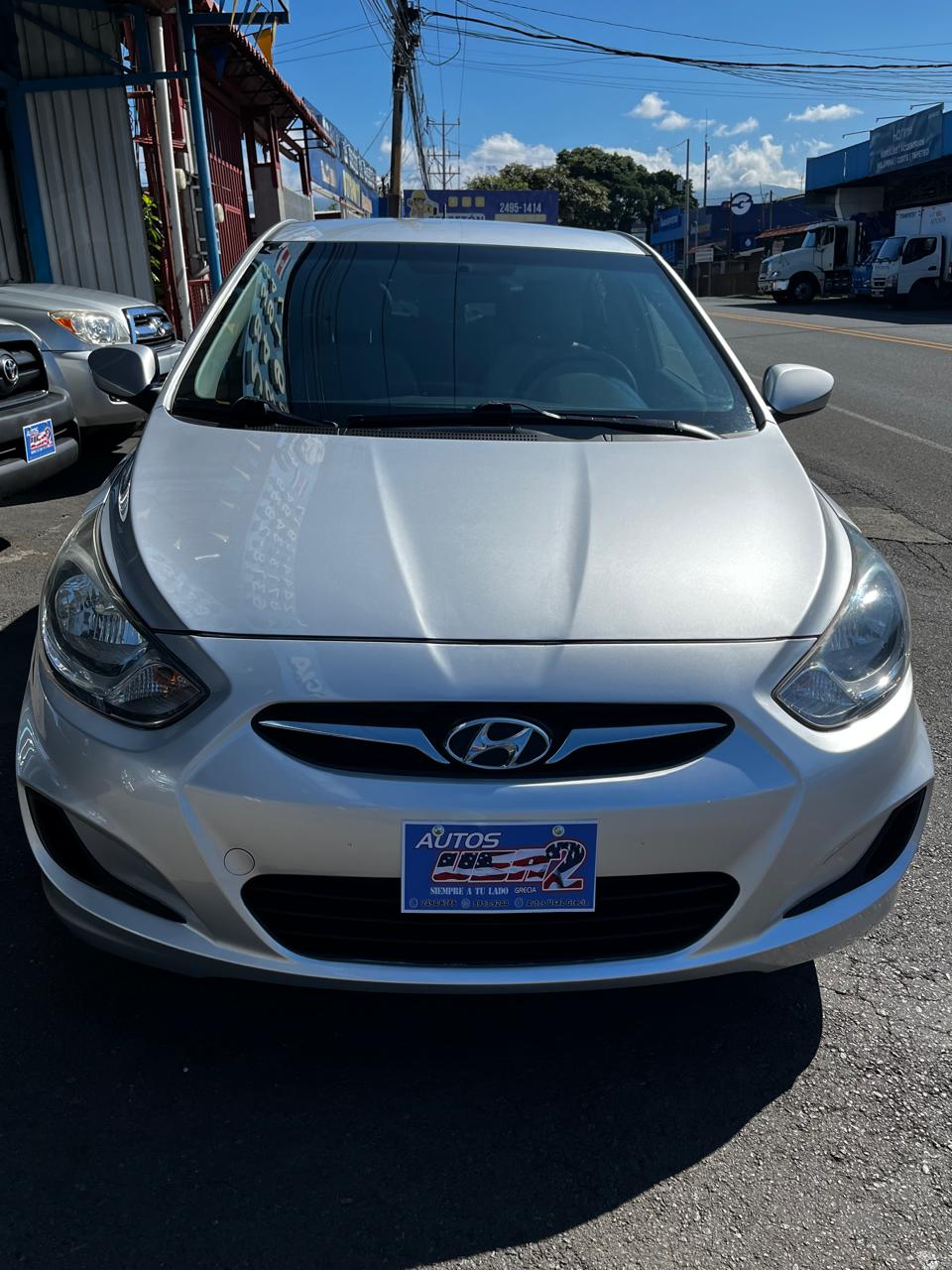 HYUNDAI ACCENT 2013 AUTOMÁTICA