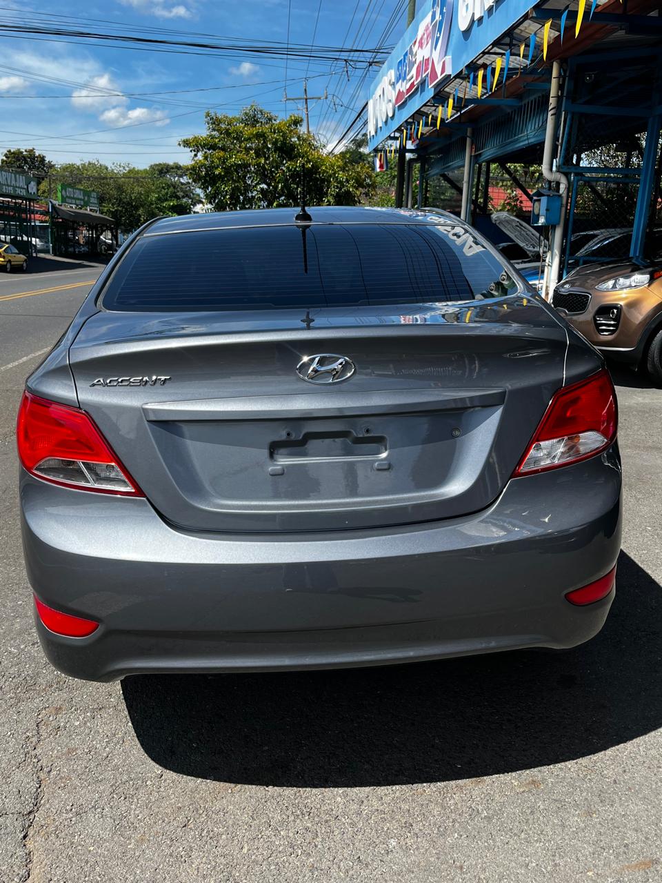 HYUNDAI ACCENT 2016 AUTOMÁTICA