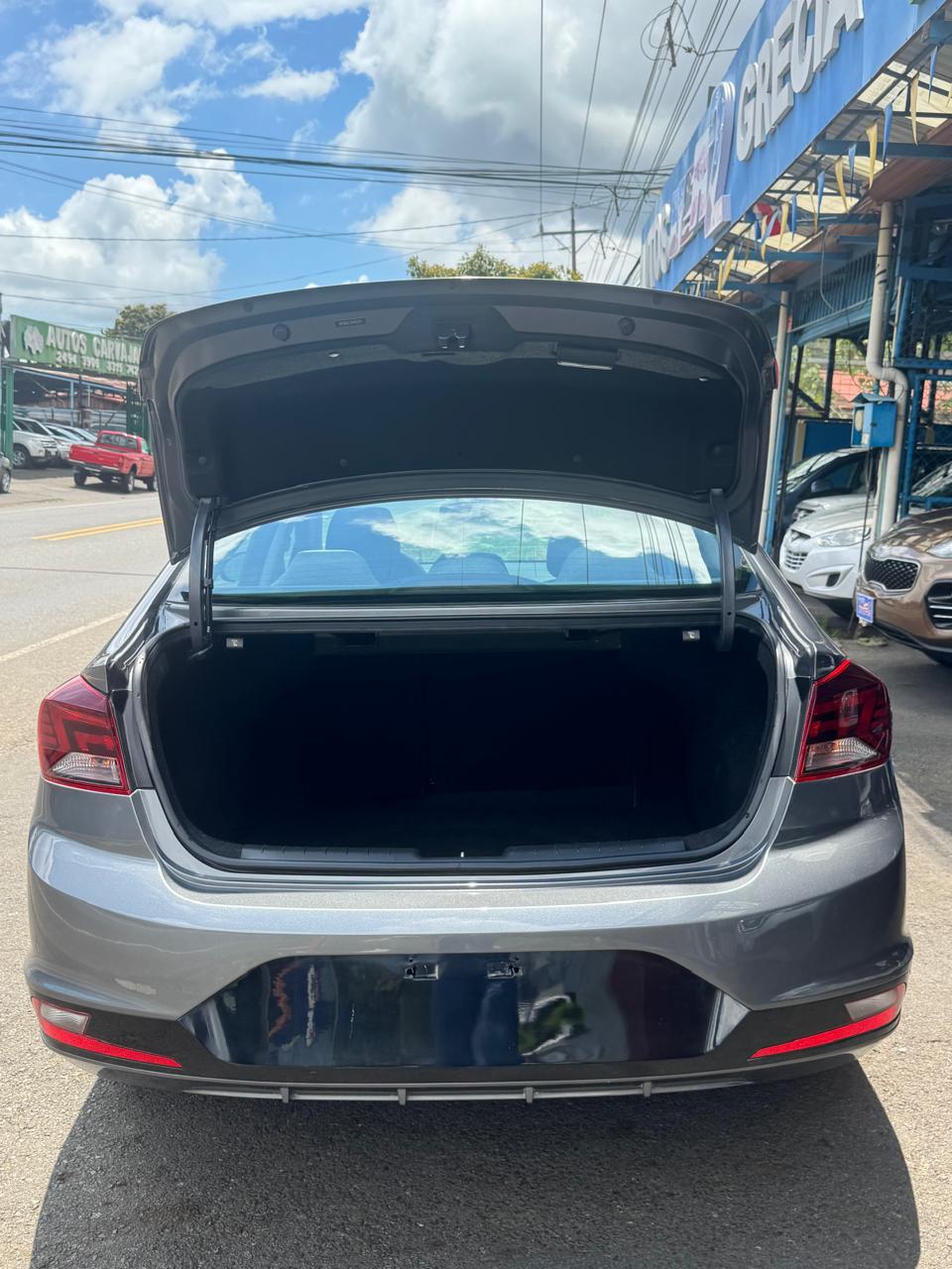 HYUNDAI ELANTRA 2019 AUTOMÁTICA