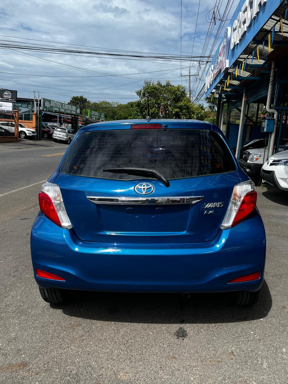 TOYOTA YARIS 2012 AUTOMÁTICA