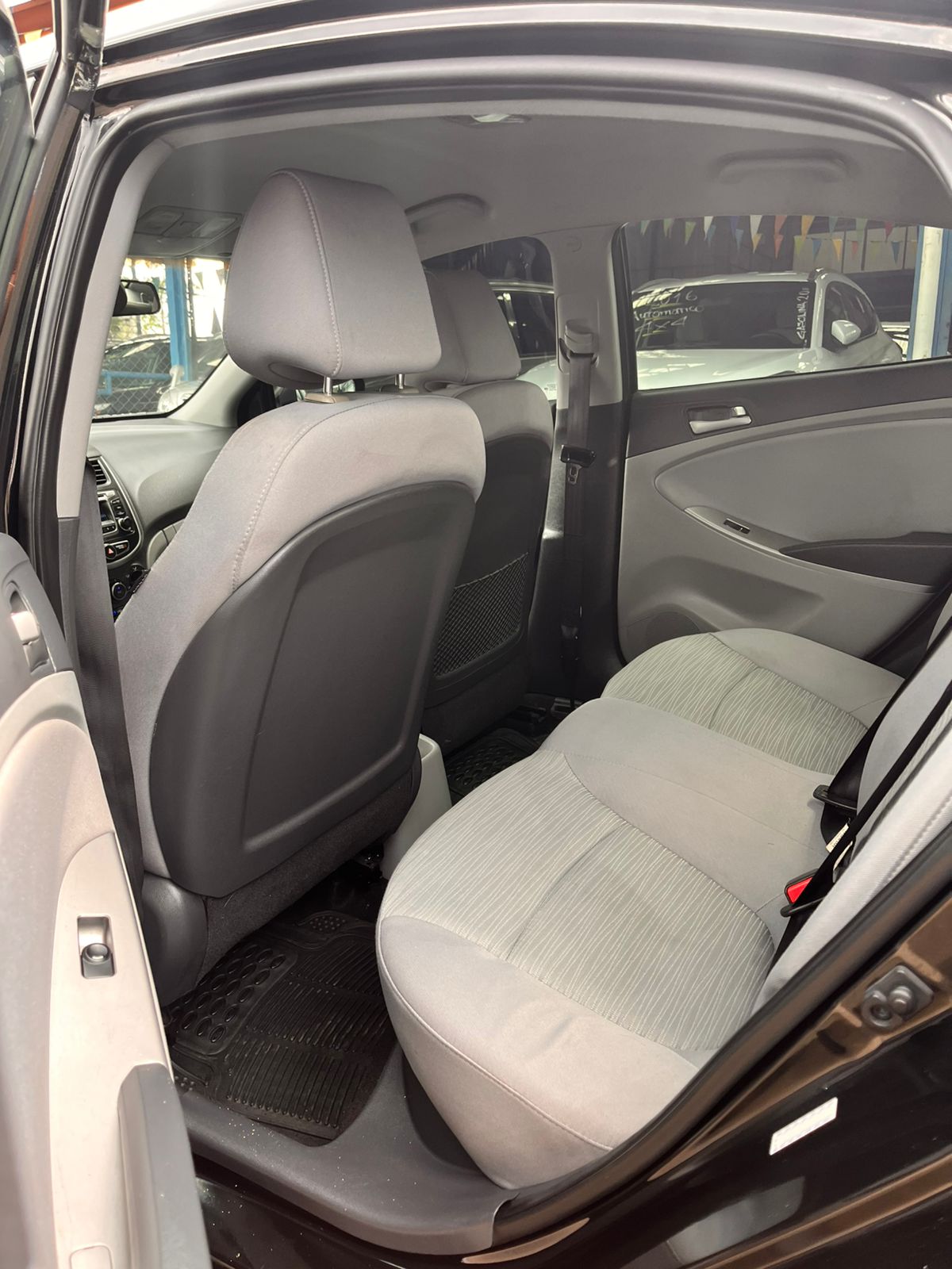 HYUNDAI ACCENT 2016 AUTOMÁTICA