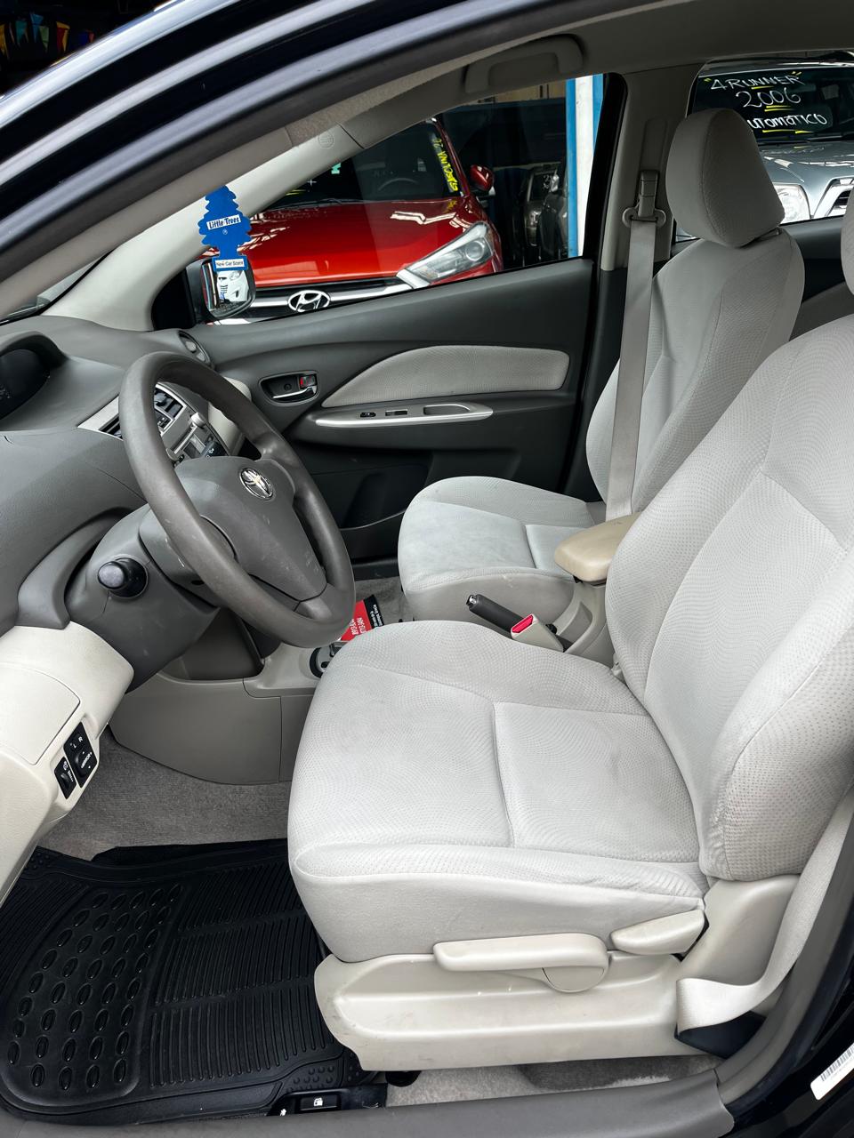 TOYOTA YARIS 2009 AUTOMÁTICA