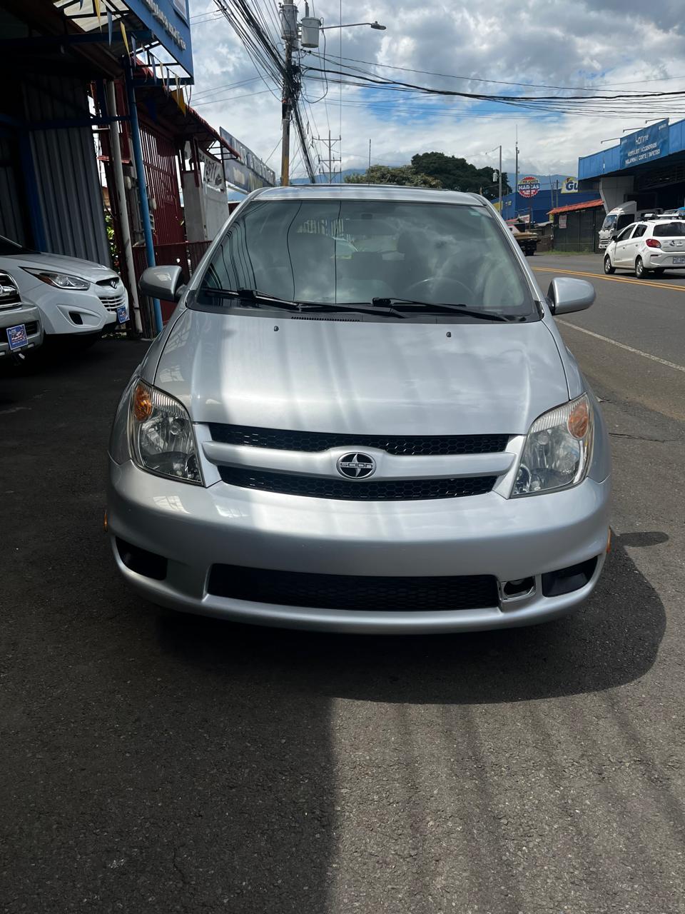 TOYOTA SCION 2006 AUTOMÁTICA
