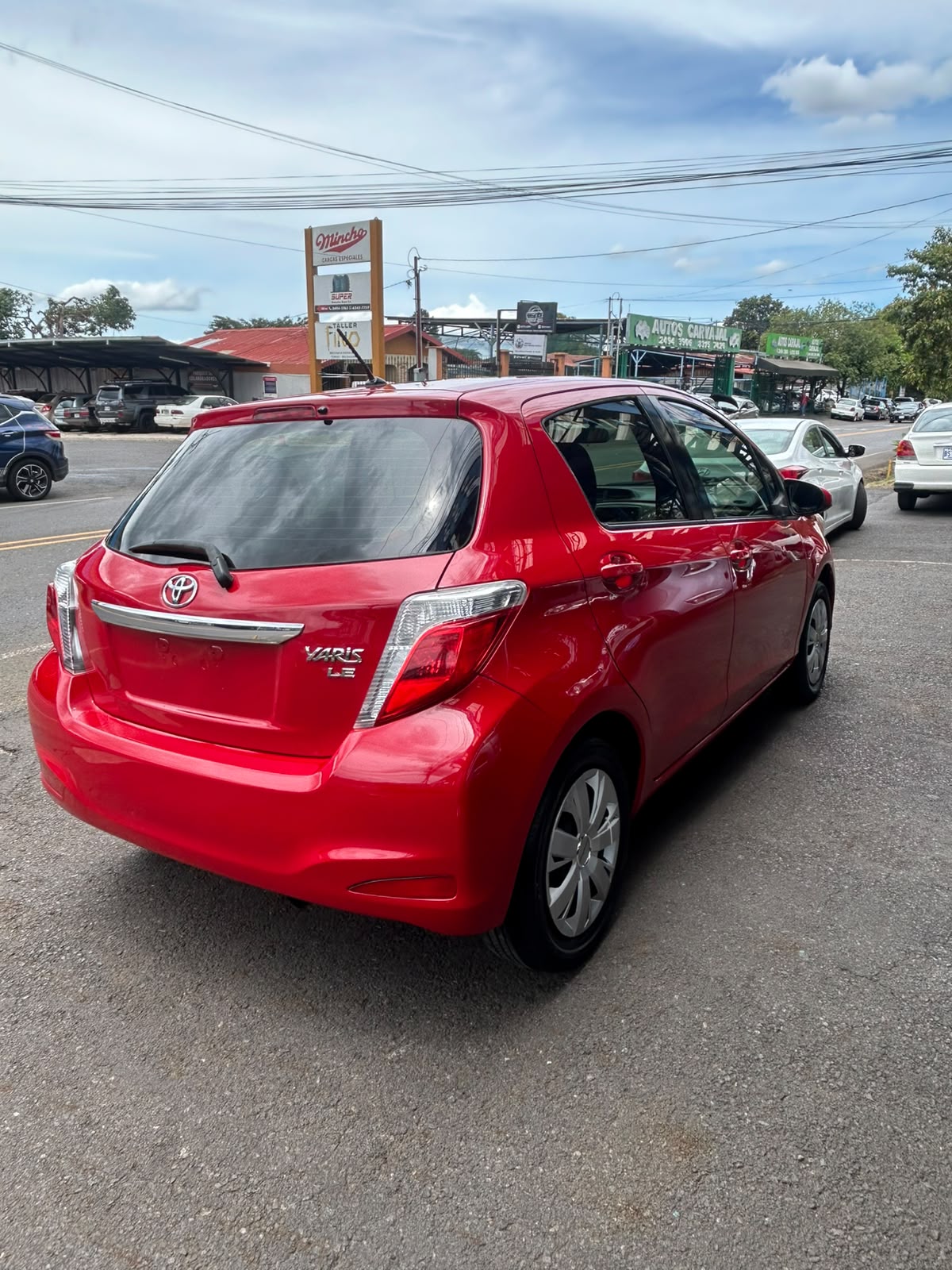 TOYOTA YARIS 2013 AUTOMÁTICA