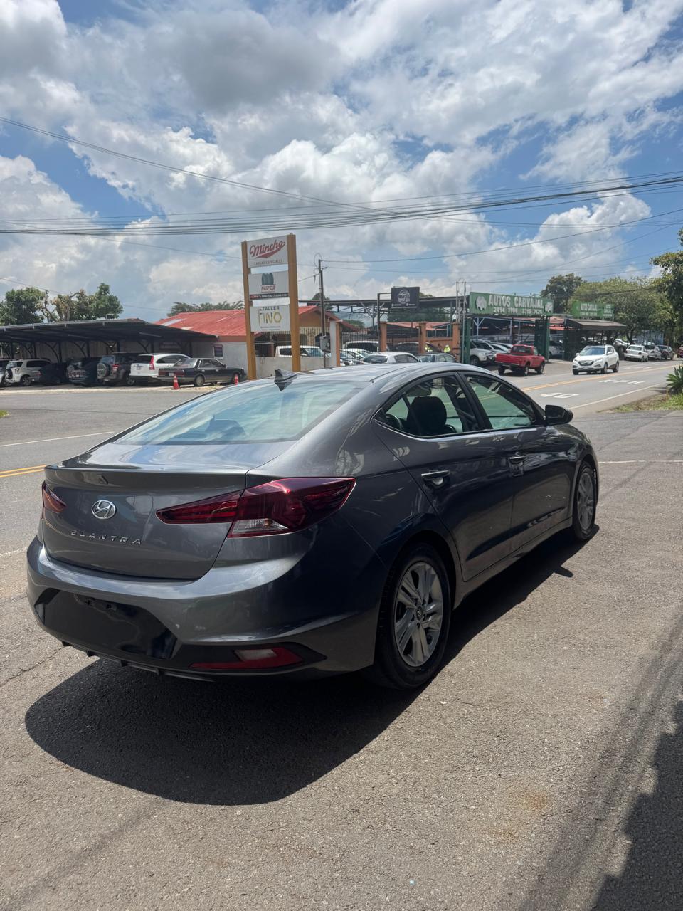 HYUNDAI ELANTRA 2019 AUTOMÁTICA