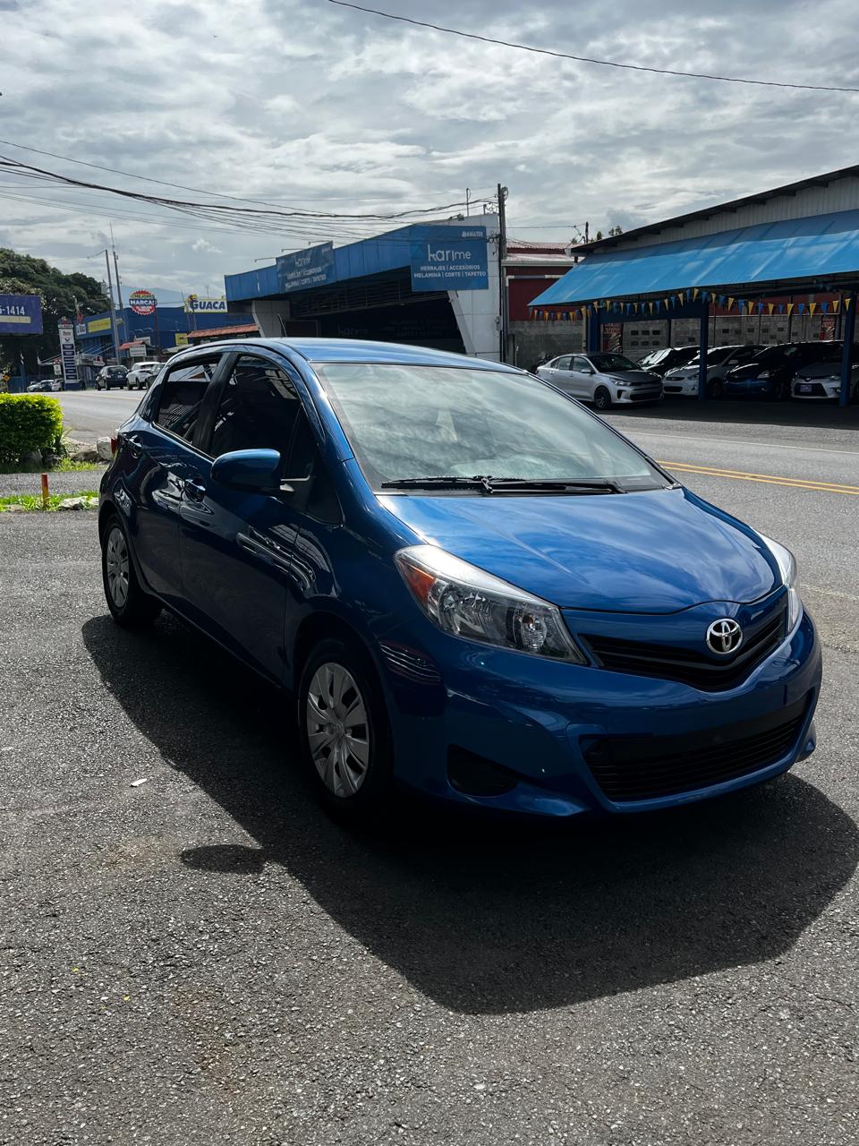 TOYOTA YARIS 2012 AUTOMÁTICA