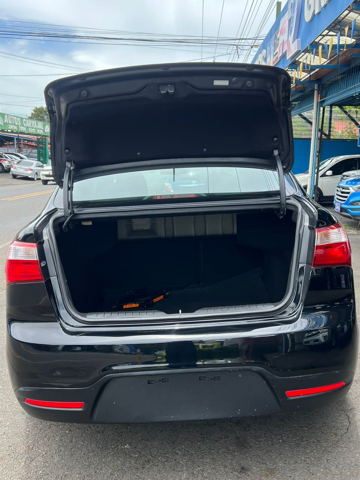 KIA RIO 2015 AUTOMÁTICA