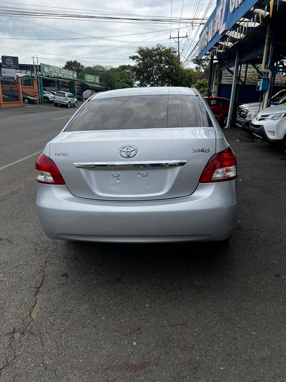 TOYOTA YARIS 2009 AUTOMÁTICA