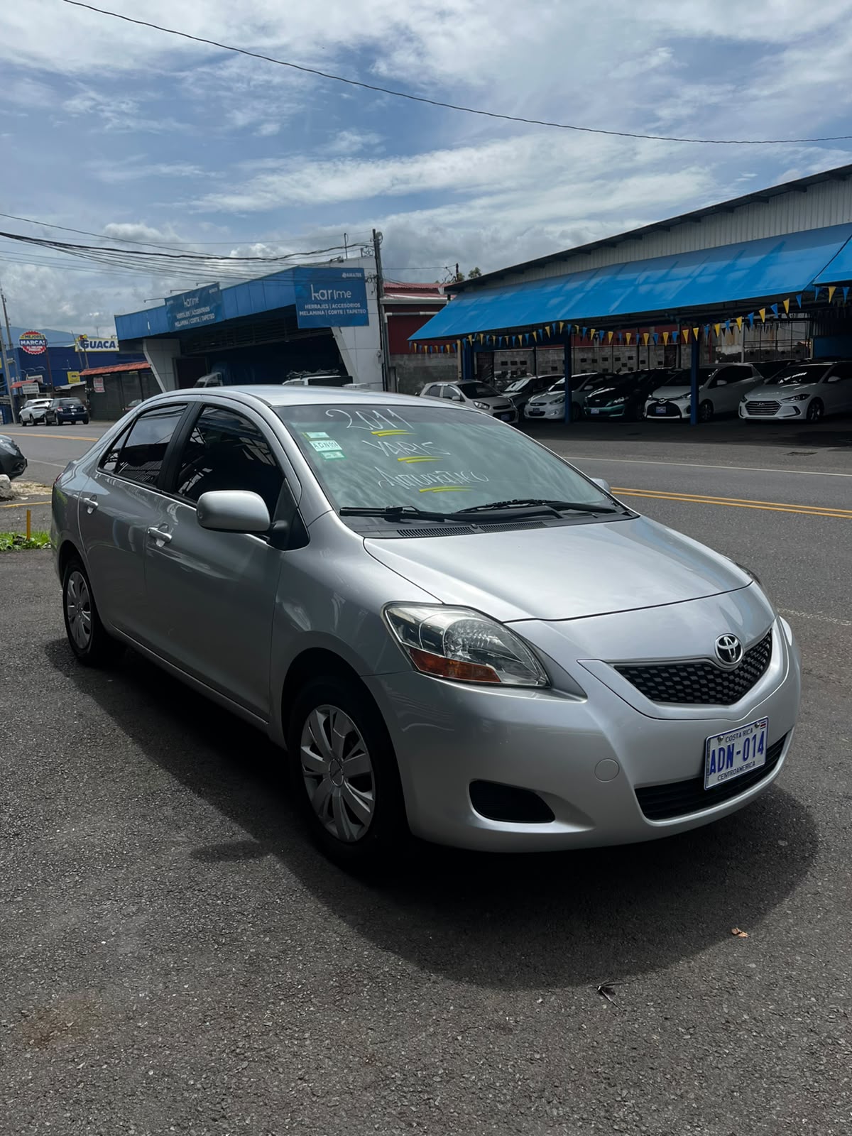 TOYOTA YARIS 2011 AUTOMÁTICA