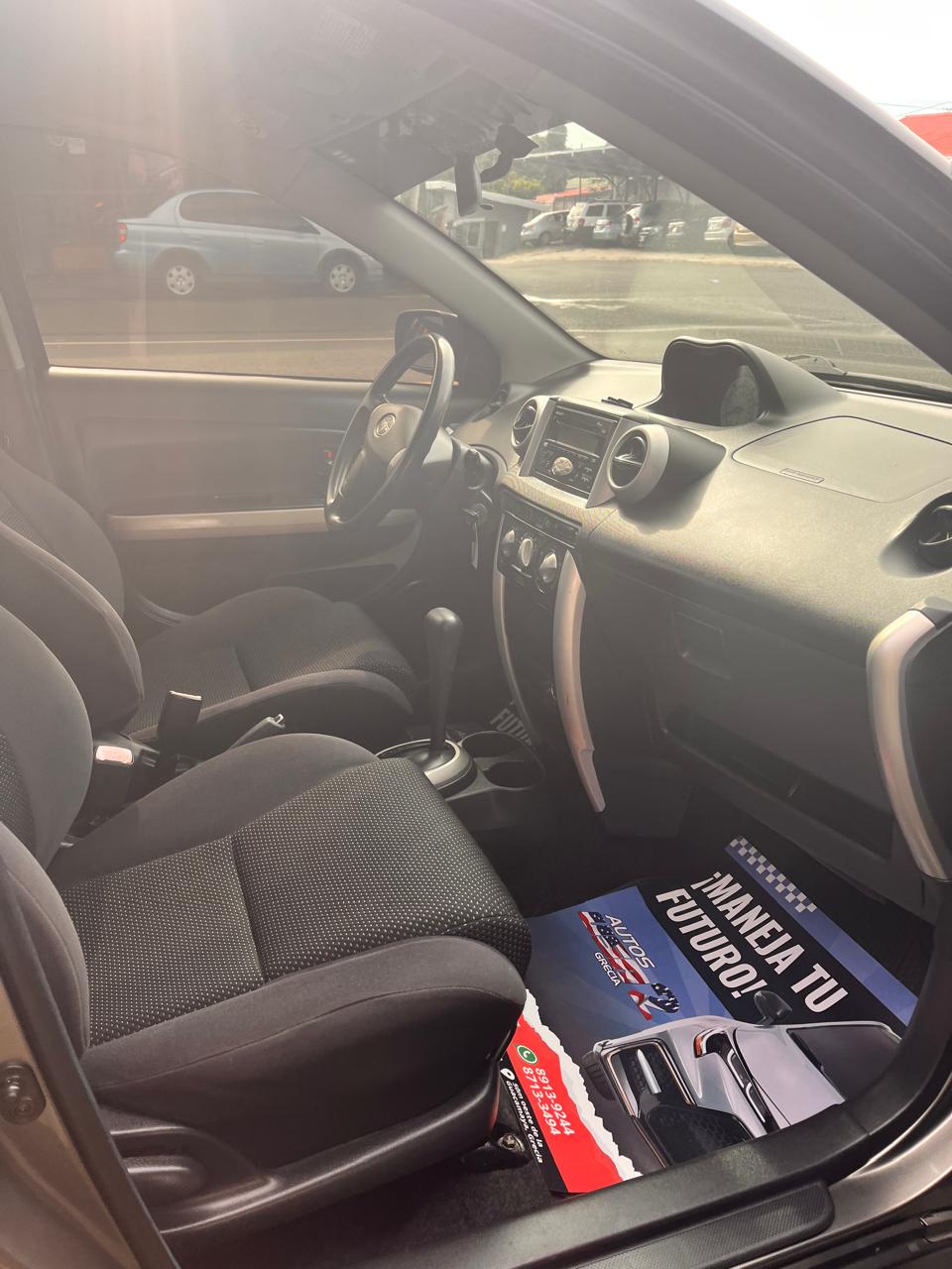 TOYOTA SCION 2005 AUTOMÁTICA