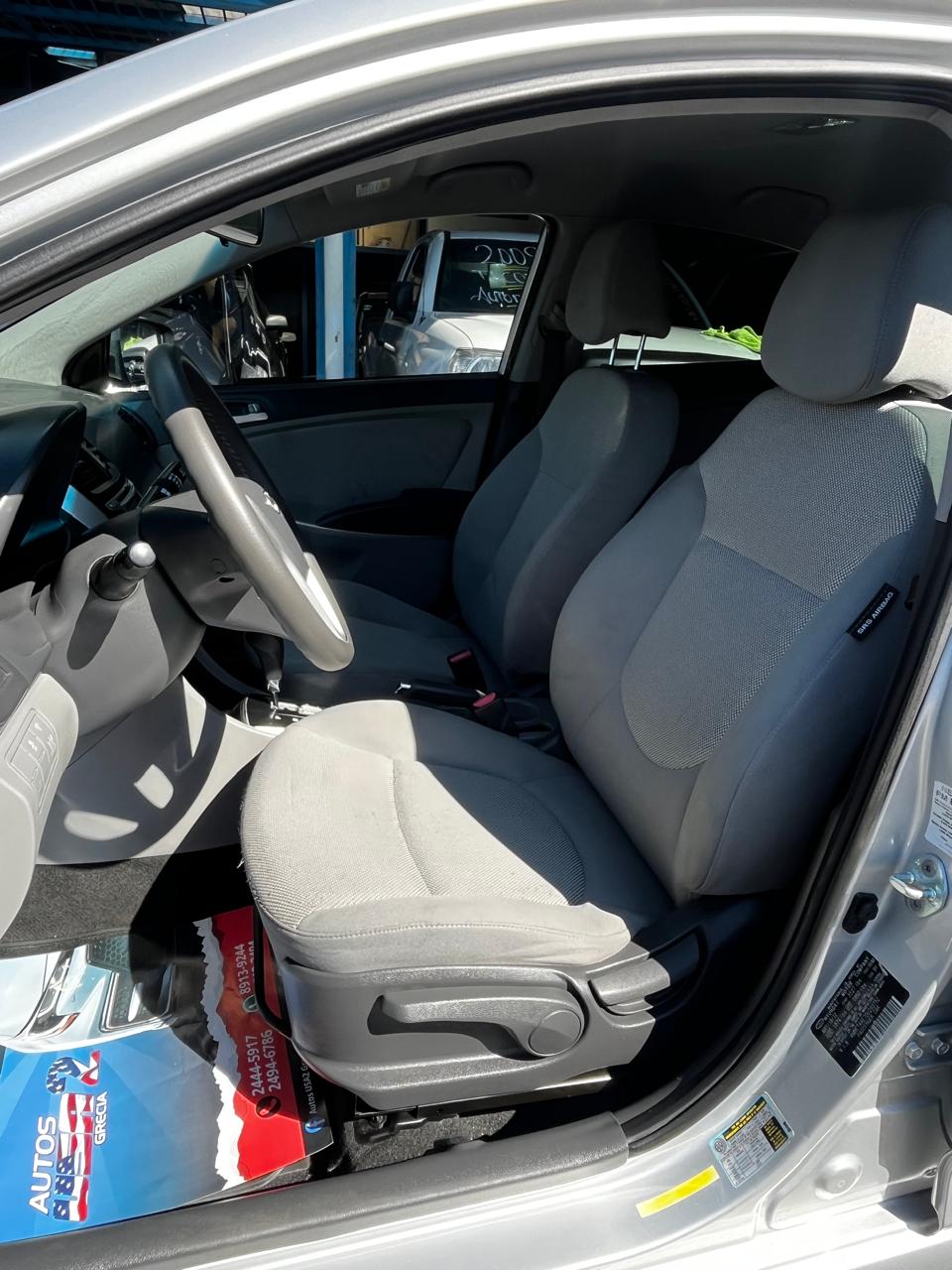 HYUNDAI ACCENT 2013 AUTOMÁTICA
