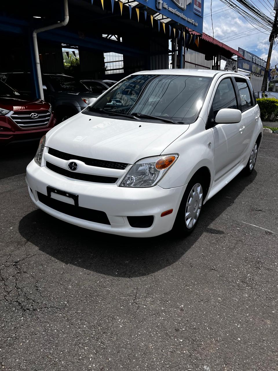 TOYOTA SCION 2006 AUTOMÁTICA