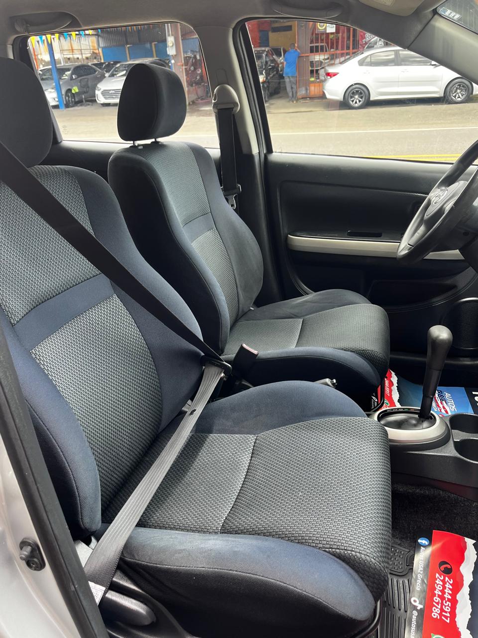 TOYOTA SCION 2006 AUTOMÁTICA