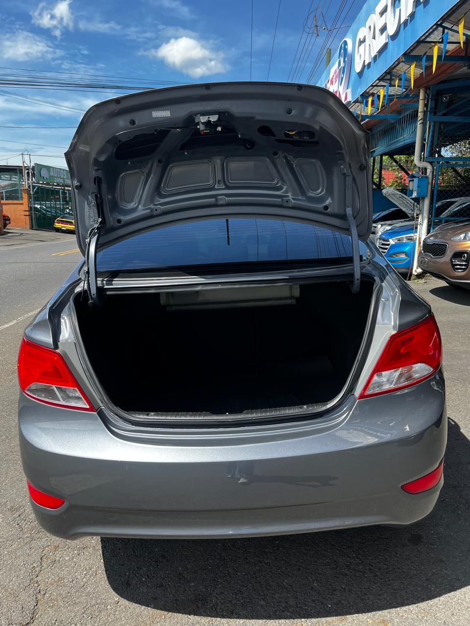 HYUNDAI ACCENT 2016 AUTOMÁTICA
