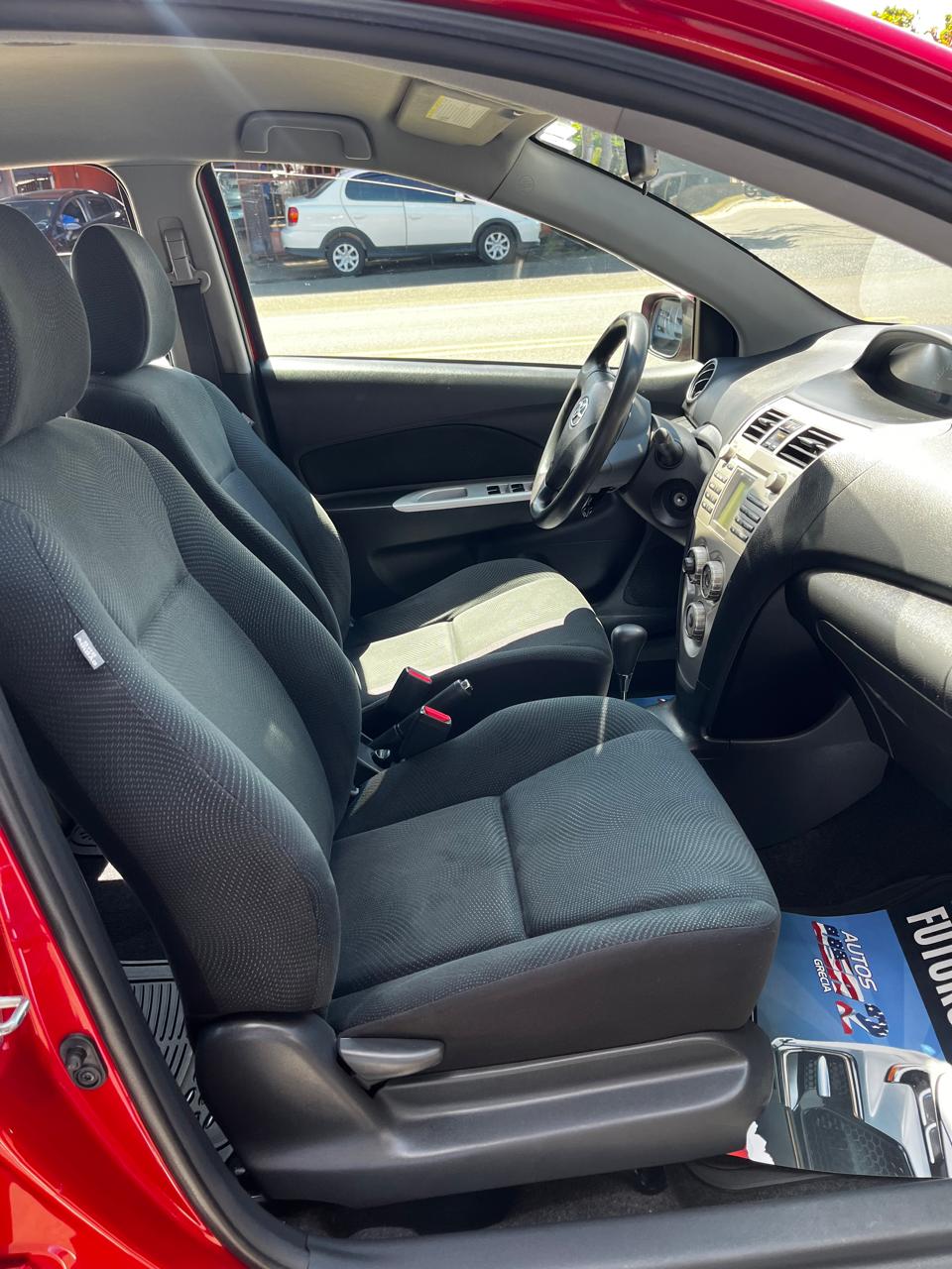 TOYOTA YARIS 2010 AUTOMÁTICA