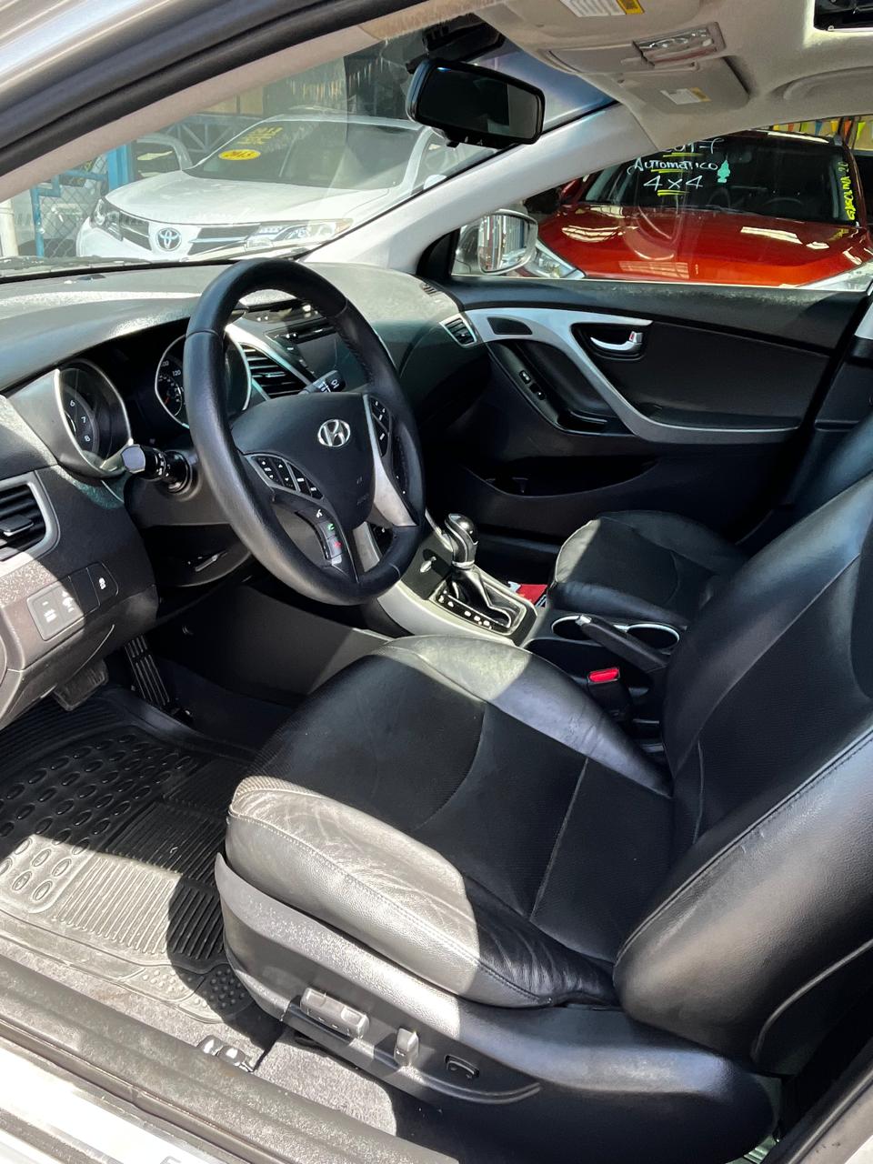 HYUNDAI ELANTRA 2014 AUTOMÁTICA