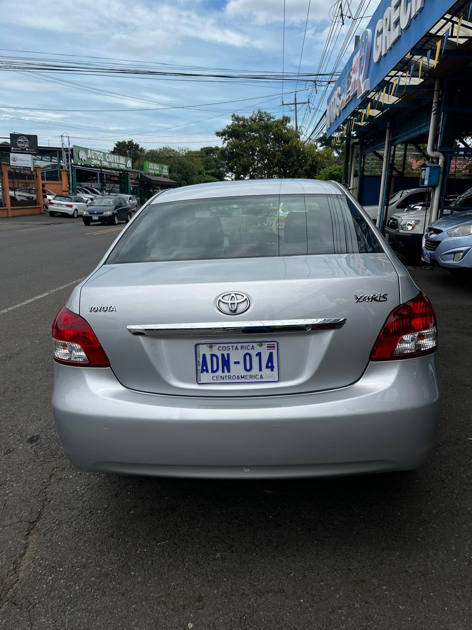 TOYOTA YARIS 2011 AUTOMÁTICA
