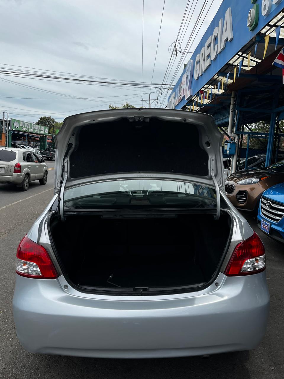 TOYOTA YARIS 2010 AUTOMÁTICA