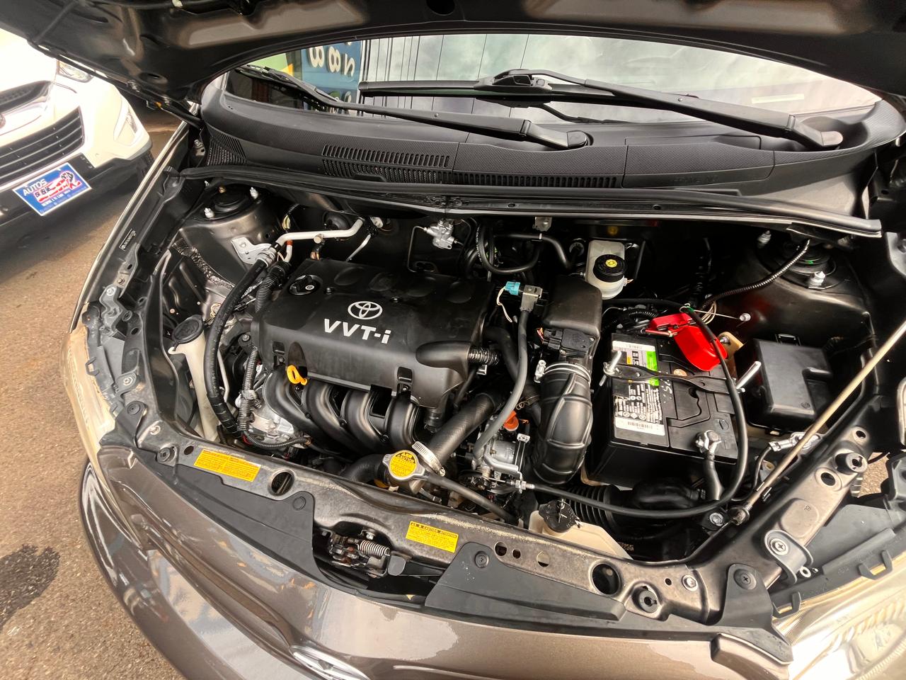 TOYOTA SCION 2005 AUTOMÁTICA