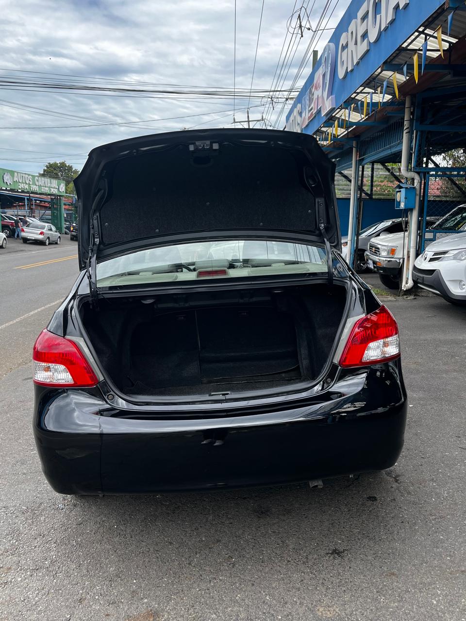 TOYOTA YARIS 2009 AUTOMÁTICA