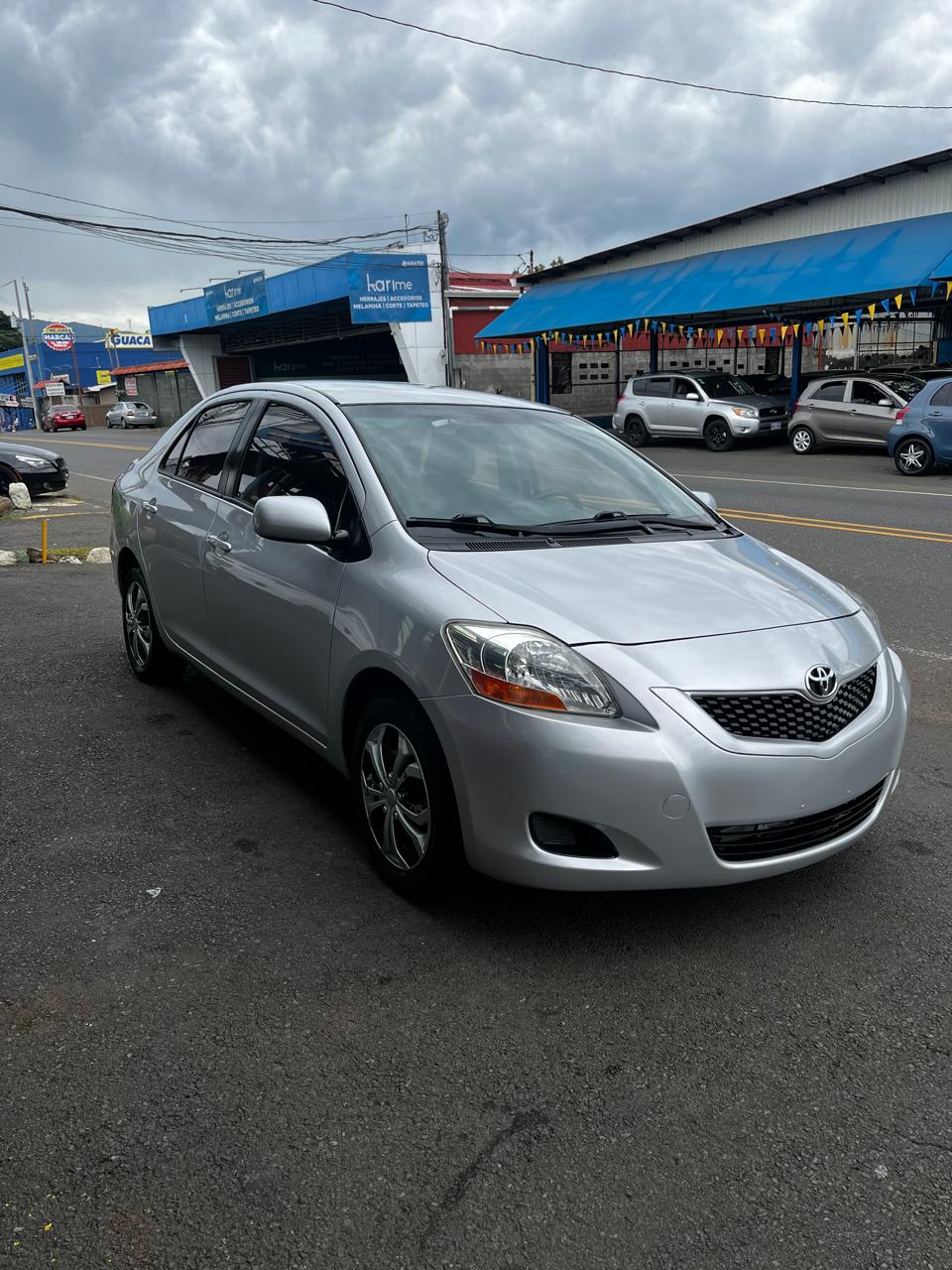 TOYOTA YARIS 2009 AUTOMÁTICA