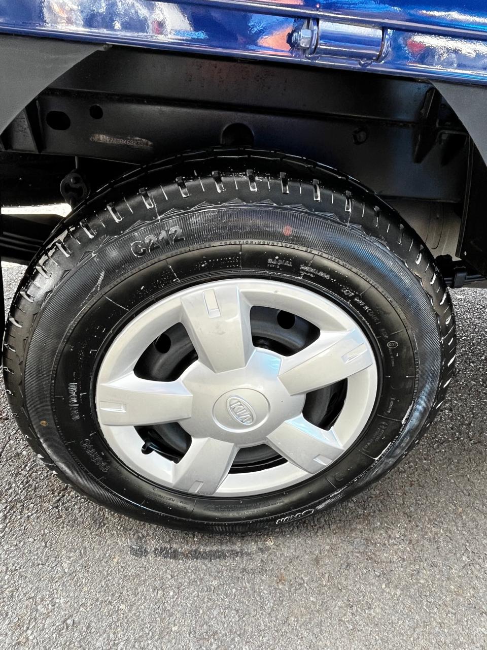 KIA BONGO 2011 MANUAL