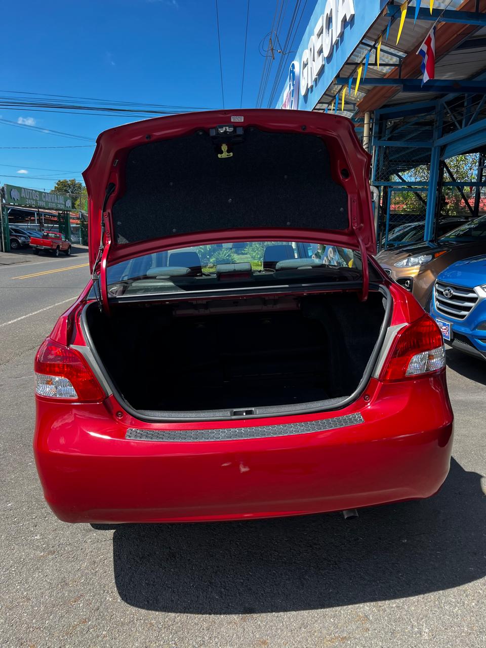 TOYOTA YARIS 2010 AUTOMÁTICA