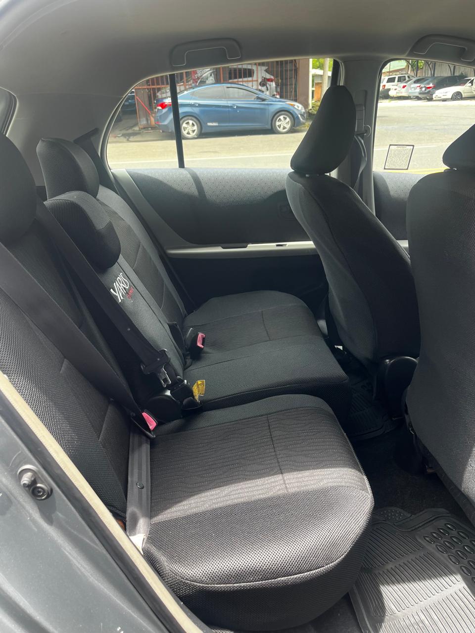 TOYOTA YARIS 2010 AUTOMÁTICA