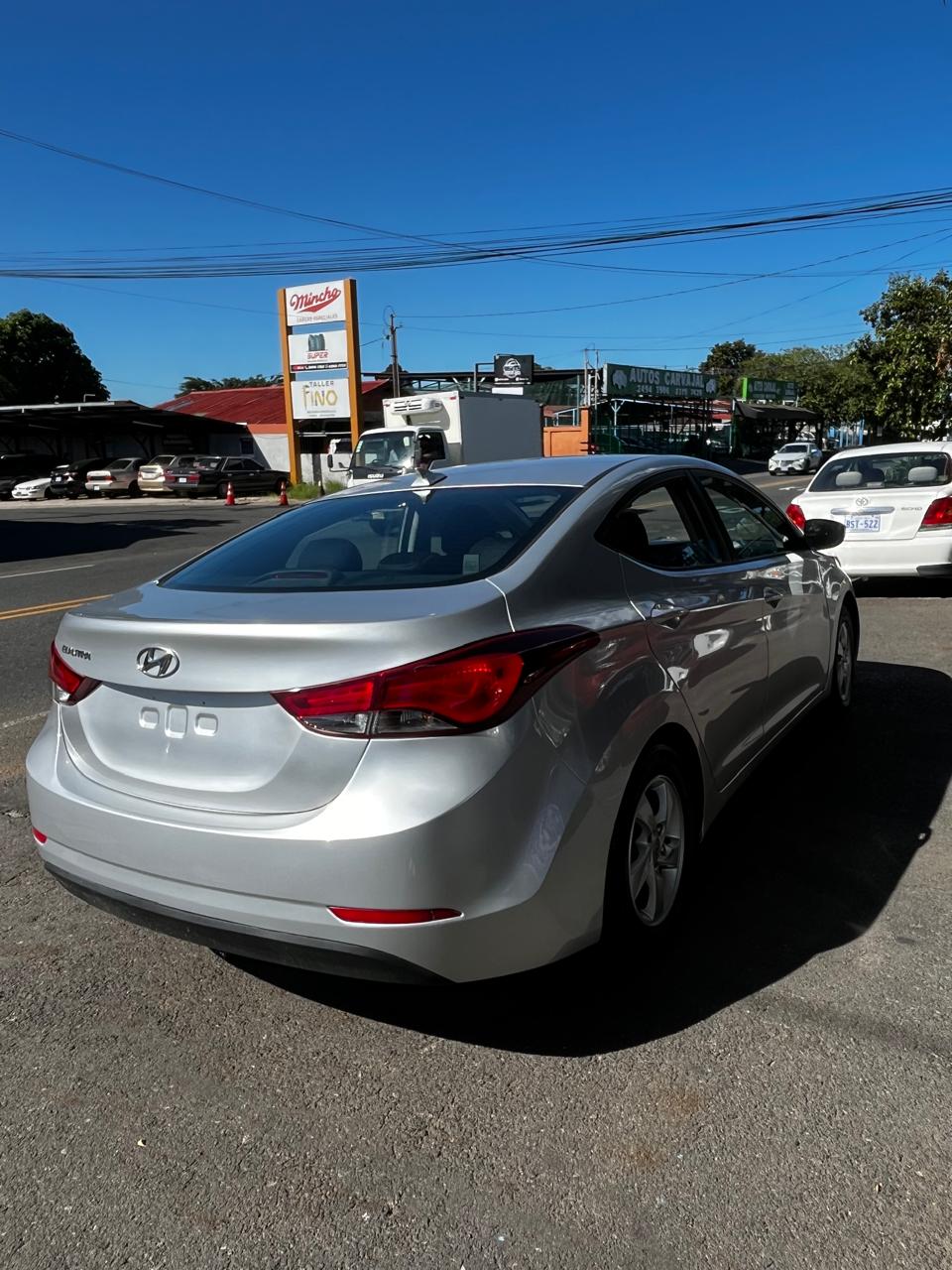 HYUNDAI ELANTRA 2015 AUTOMÁTICA