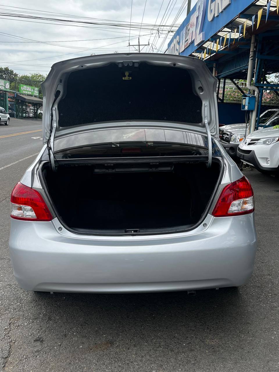 TOYOTA YARIS 2009 AUTOMÁTICA