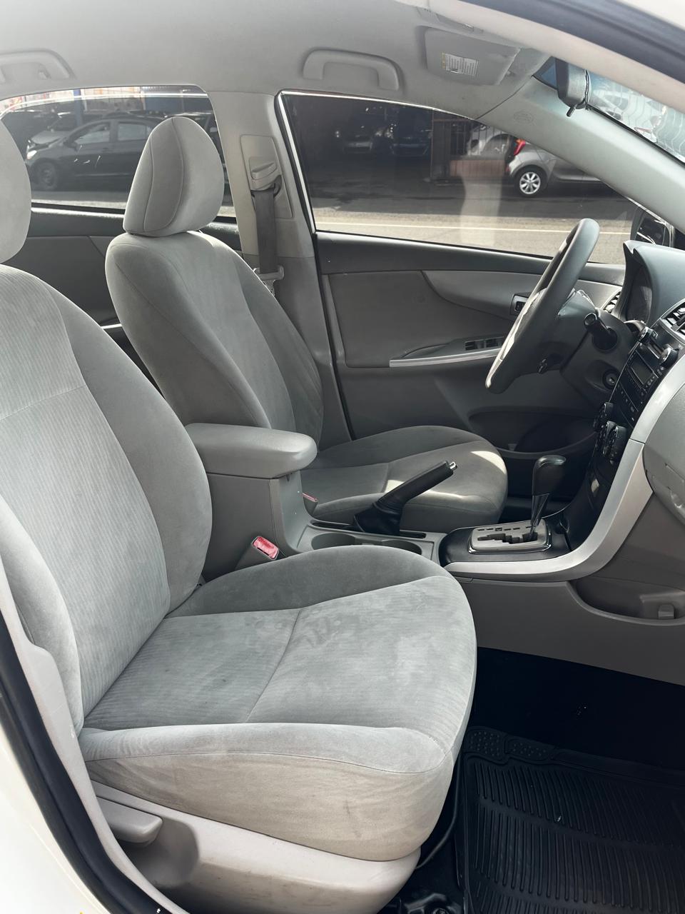 TOYOTA COROLLA 2010 AUTOMÁTICA