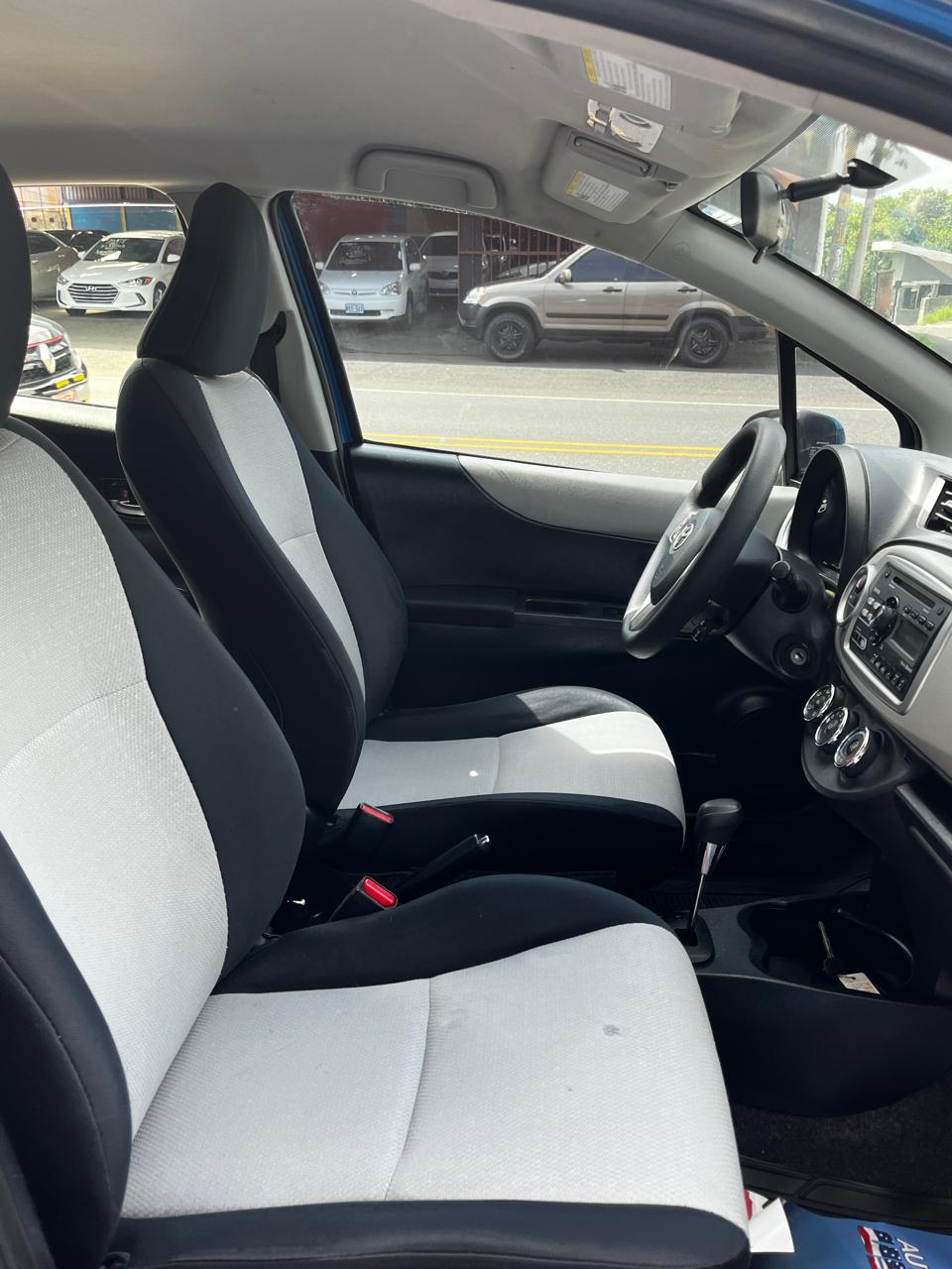 TOYOTA YARIS 2012 AUTOMÁTICA