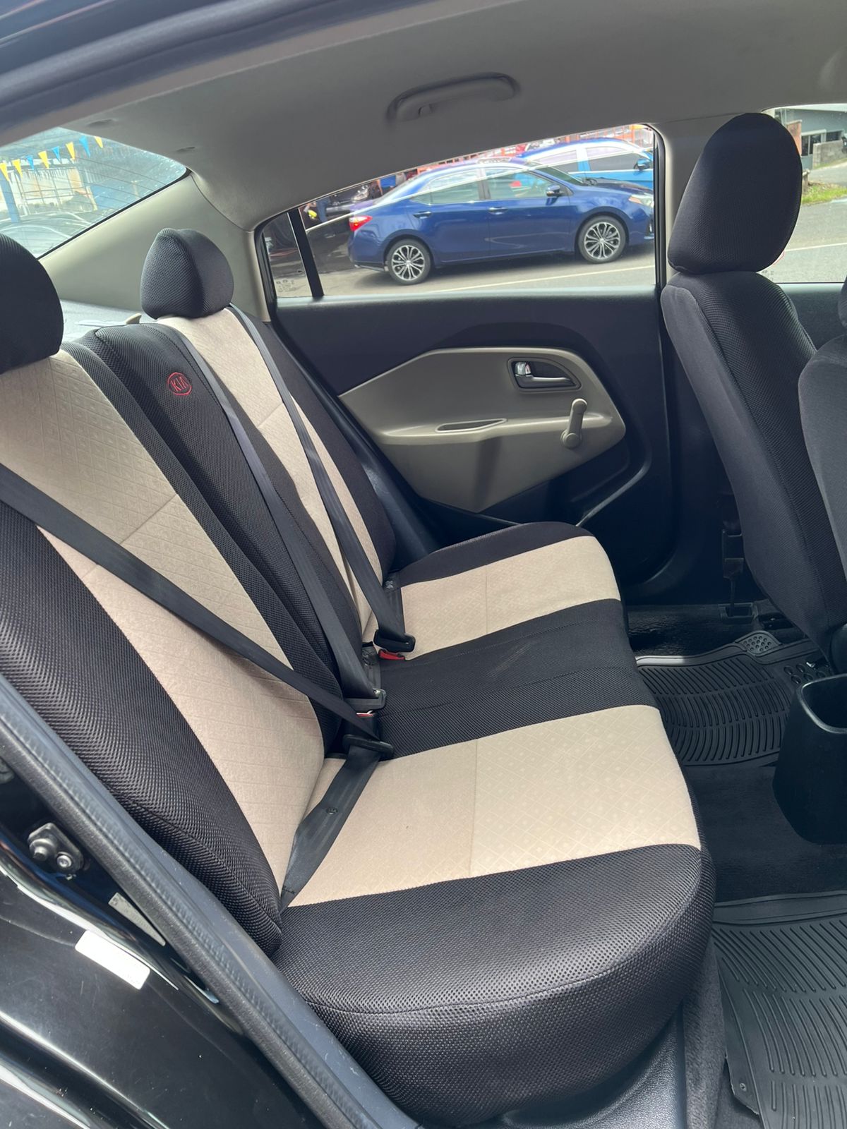 KIA RIO 2015 AUTOMÁTICA